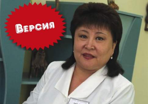 Чёрный риелтор в белом халате